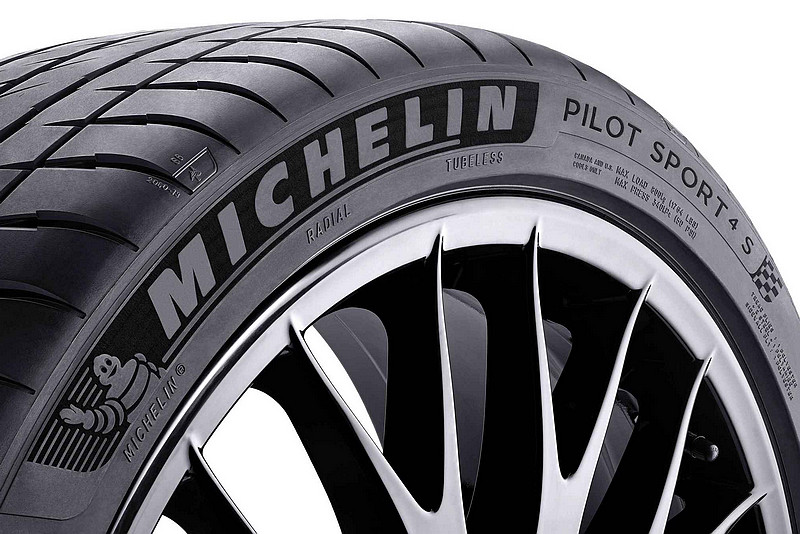 熱情燃動駕馭新境界 米其林《Michelin》最新高階性能胎款《Pilot Sport 4 S》正式發表 熱情燃動駕馭新境界 米其林《Michelin》最新高階性能胎款《Pilot Sport 4 S》正式發表
