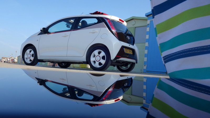《Toyota Aygo x-claim》英國限量迎夏日 《Toyota Aygo x-claim》英國限量迎夏日