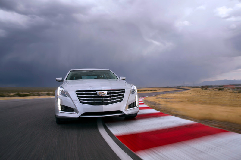 車輛能與號誌通訊 《Cadillac》V2I系統於密西根街道測試成功 車輛能與號誌通訊 《Cadillac》V2I系統於密西根街道測試成功