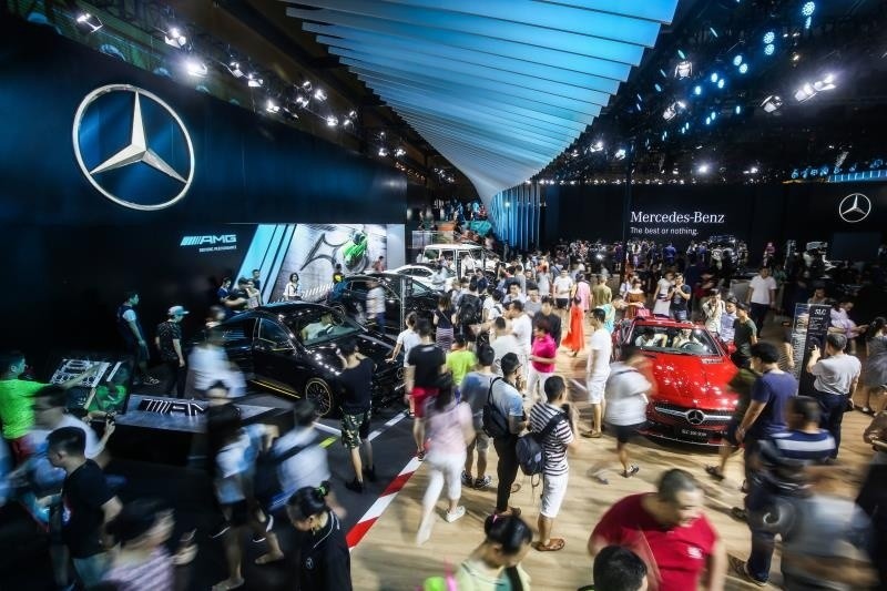 中國首演《Mercedes-Benz》深港澳車展發表多款新作 中國首演《Mercedes-Benz》深港澳車展發表多款新作