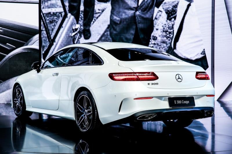 中國首演《Mercedes-Benz》深港澳車展發表多款新作 中國首演《Mercedes-Benz》深港澳車展發表多款新作