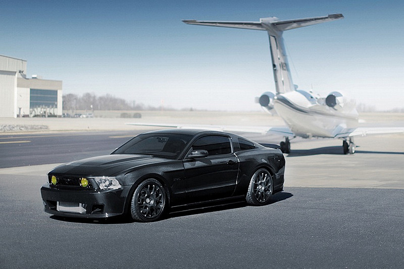 獨一無二碳纖野馬Vaughn Gittin Jr.專屬《Ford Mustang RTR-C》準備拍賣 獨一無二碳纖野馬Vaughn Gittin Jr.專屬《Ford Mustang RTR-C》準備拍賣