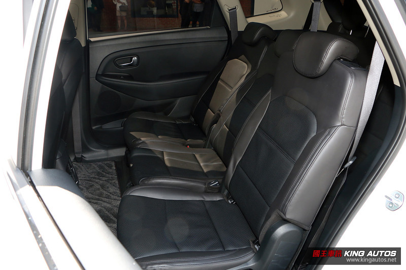 《Kia Carens》改款導入盲點偵測 79.9萬元起標配6氣囊發表上市 《Kia Carens》改款導入盲點偵測 79.9萬元起標配6氣囊發表上市