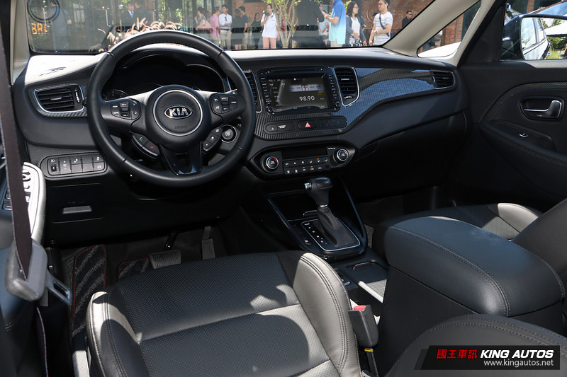 《Kia Carens》改款導入盲點偵測 79.9萬元起標配6氣囊發表上市 《Kia Carens》改款導入盲點偵測 79.9萬元起標配6氣囊發表上市