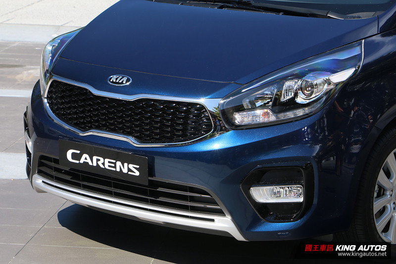 《Kia Carens》改款導入盲點偵測 79.9萬元起標配6氣囊發表上市 《Kia Carens》改款導入盲點偵測 79.9萬元起標配6氣囊發表上市