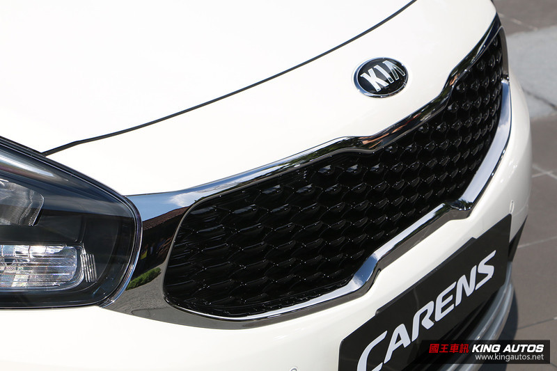 《Kia Carens》改款導入盲點偵測 79.9萬元起標配6氣囊發表上市 《Kia Carens》改款導入盲點偵測 79.9萬元起標配6氣囊發表上市