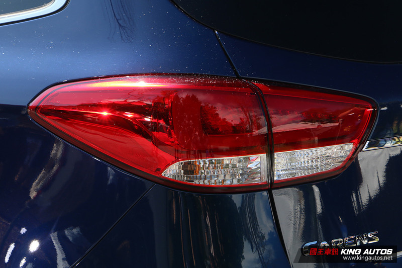 《Kia Carens》改款導入盲點偵測 79.9萬元起標配6氣囊發表上市 《Kia Carens》改款導入盲點偵測 79.9萬元起標配6氣囊發表上市