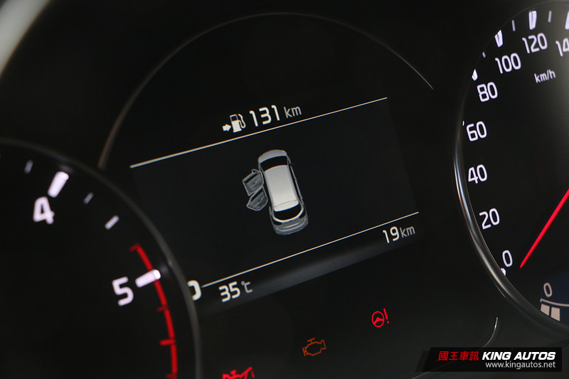 《Kia Carens》改款導入盲點偵測 79.9萬元起標配6氣囊發表上市 《Kia Carens》改款導入盲點偵測 79.9萬元起標配6氣囊發表上市