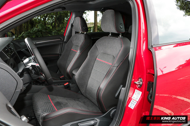 《Volkswagen Golf》小改款89.8萬起上市 最高較預售降價3萬元 《Volkswagen Golf》小改款89.8萬起上市 最高較預售降價3萬元