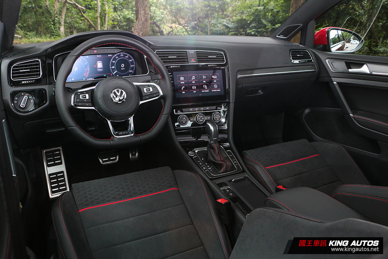 《Volkswagen Golf》小改款89.8萬起上市 最高較預售降價3萬元 《Volkswagen Golf》小改款89.8萬起上市 最高較預售降價3萬元