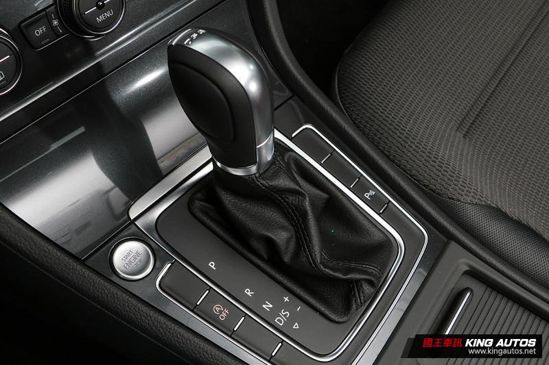 《Volkswagen Golf》小改款89.8萬起上市 最高較預售降價3萬元 《Volkswagen Golf》小改款89.8萬起上市 最高較預售降價3萬元