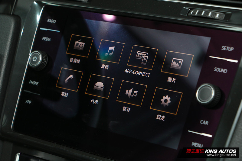 《Volkswagen Golf》小改款89.8萬起上市 最高較預售降價3萬元 《Volkswagen Golf》小改款89.8萬起上市 最高較預售降價3萬元