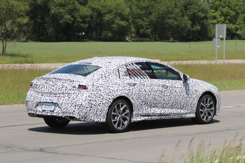 可望身懷335匹最大馬力 高性能版《Buick Regal GS》偽裝車首度現身 可望身懷335匹最大馬力 高性能版《Buick Regal GS》偽裝車首度現身