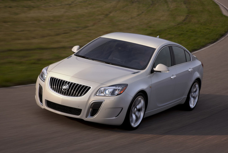 可望身懷335匹最大馬力 高性能版《Buick Regal GS》偽裝車首度現身 可望身懷335匹最大馬力 高性能版《Buick Regal GS》偽裝車首度現身