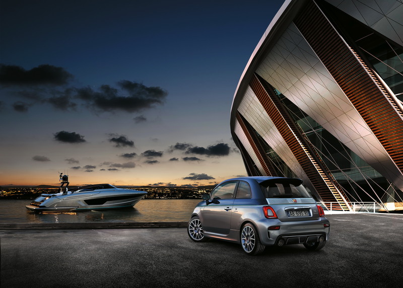 《Abarth 695 Rivale》義式奢華遊艇風情 《Abarth 695 Rivale》義式奢華遊艇風情