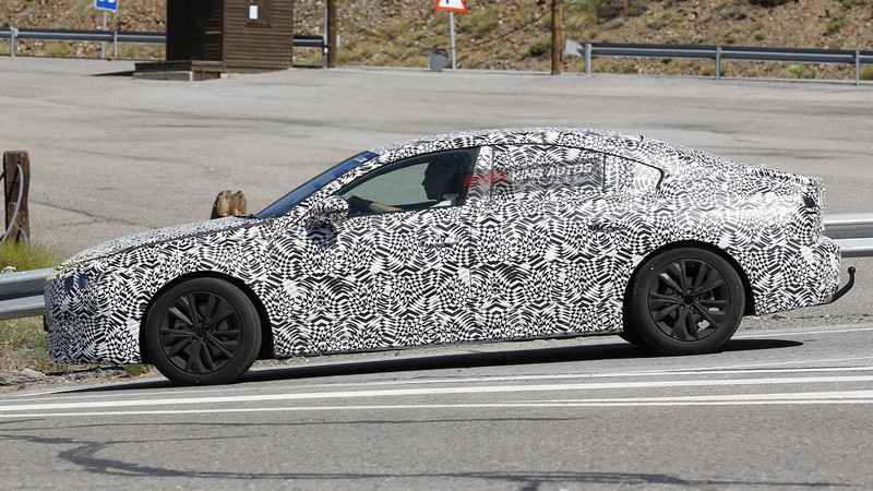 新一代《Peugeot 508》身穿偽裝曝光 今年法蘭克福車展可望登場 新一代《Peugeot 508》身穿偽裝曝光 今年法蘭克福車展可望登場
