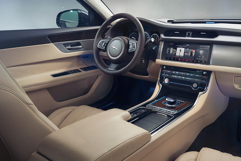 優美降臨 大改款《Jaguar XF Sportbrake》曝光亮相 優美降臨 大改款《Jaguar XF Sportbrake》曝光亮相