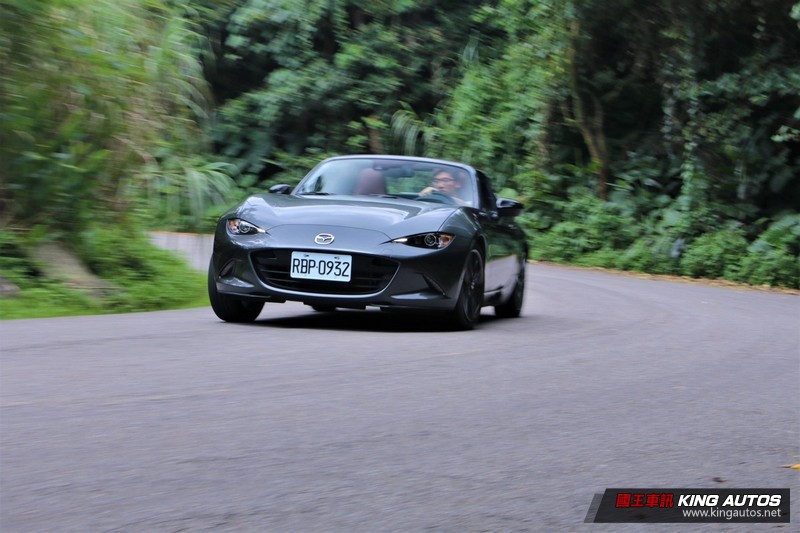 喚起心中玩樂慾望─《Mazda MX-5 RF》試駕體驗 喚起心中玩樂慾望─《Mazda MX-5 RF》試駕體驗