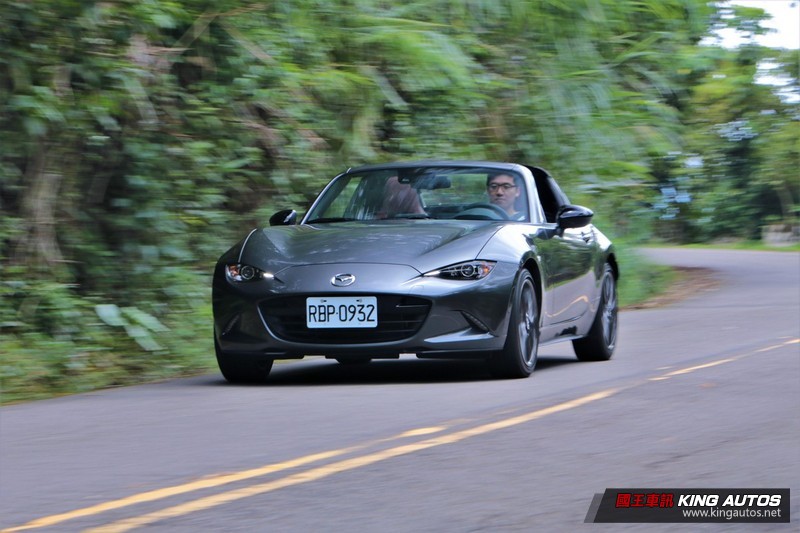 喚起心中玩樂慾望─《Mazda MX-5 RF》試駕體驗 喚起心中玩樂慾望─《Mazda MX-5 RF》試駕體驗