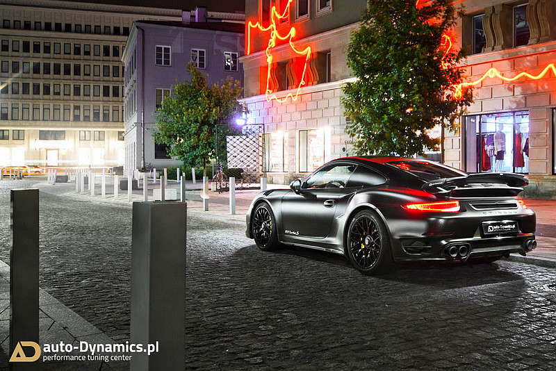 打造暗黑騎士風格 auto-Dynamics操刀《Porsche 911 Turbo S》釋放700hp豪力 打造暗黑騎士風格 auto-Dynamics操刀《Porsche 911 Turbo S》釋放700hp豪力