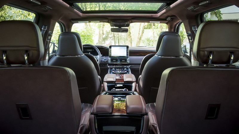 2018年式《Lincoln Navigator Extended》大尺碼成員報到 2018年式《Lincoln Navigator Extended》大尺碼成員報到