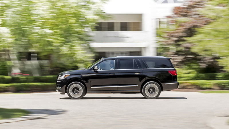 2018年式《Lincoln Navigator Extended》大尺碼成員報到 2018年式《Lincoln Navigator Extended》大尺碼成員報到