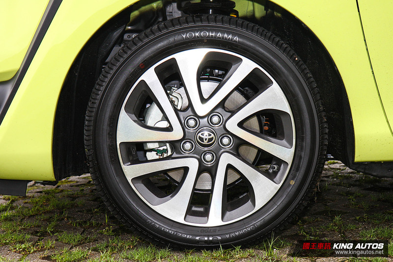 家庭的渴望─《Kia Carens》vs.《Toyota Sienta》,安全與配備篇 家庭的渴望─《Kia Carens》vs.《Toyota Sienta》,安全與配備篇