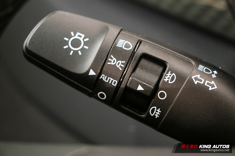 家庭的渴望─《Kia Carens》vs.《Toyota Sienta》,安全與配備篇 家庭的渴望─《Kia Carens》vs.《Toyota Sienta》,安全與配備篇
