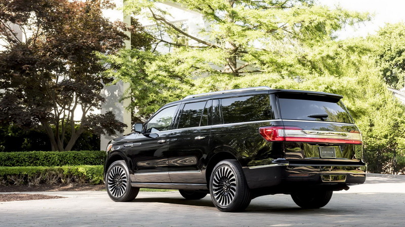 2018年式《Lincoln Navigator Extended》大尺碼成員報到 2018年式《Lincoln Navigator Extended》大尺碼成員報到