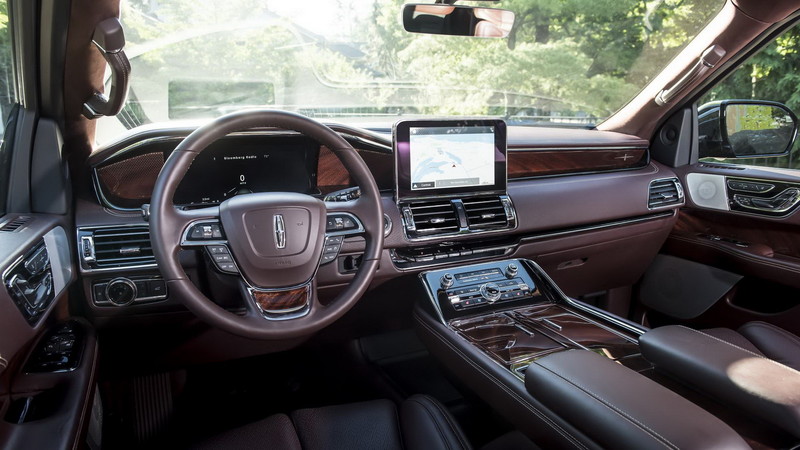 2018年式《Lincoln Navigator Extended》大尺碼成員報到 2018年式《Lincoln Navigator Extended》大尺碼成員報到