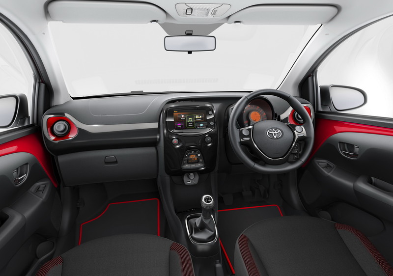 活潑跳色年輕入門車 《Toyota Aygo X-Cite》特仕車型英國開賣 活潑跳色年輕入門車 《Toyota Aygo X-Cite》特仕車型英國開賣
