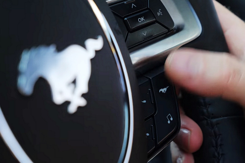 輕鬆享受燒胎快感 新年式《Ford Mustang EcoBoost》追加Line Lock前軸鎖定功能 輕鬆享受燒胎快感 新年式《Ford Mustang EcoBoost》追加Line Lock前軸鎖定功能