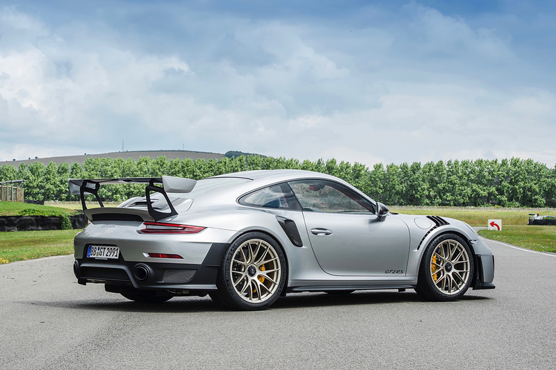 史上最強量產《911》 《Porsche 911 GT2 RS》狹700匹馬力問世 史上最強量產《911》 《Porsche 911 GT2 RS》狹700匹馬力問世