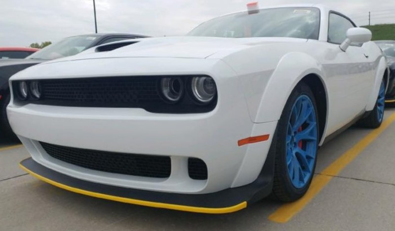 惡魔的秘密《Dodge Challenger SRT Demon》的超寬輪胎超出產線能耐 惡魔的秘密《Dodge Challenger SRT Demon》的超寬輪胎超出產線能耐