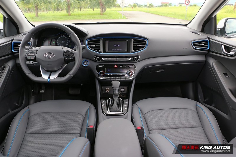 日韓綠能車之戰─《Toyota Prius》vs.《Hyundai Ioniq Hybrid》,設計乘用篇 日韓綠能車之戰─《Toyota Prius》vs.《Hyundai Ioniq Hybrid》,設計乘用篇
