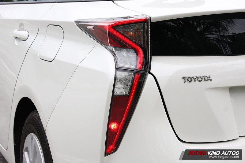 日韓綠能車之戰─《Toyota Prius》vs.《Hyundai Ioniq Hybrid》,設計乘用篇 日韓綠能車之戰─《Toyota Prius》vs.《Hyundai Ioniq Hybrid》,設計乘用篇