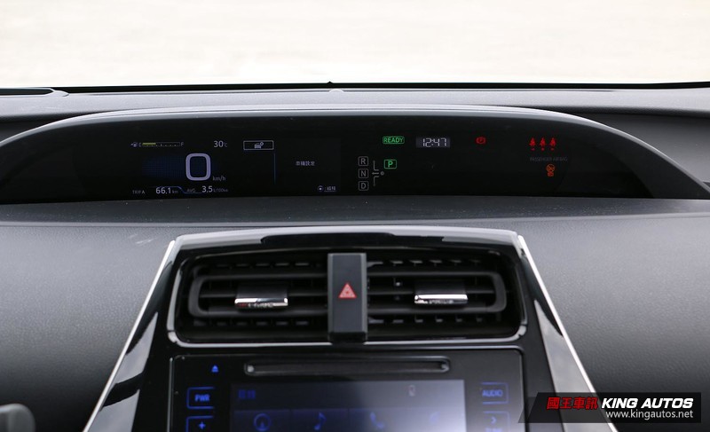 日韓綠能車之戰─《Toyota Prius》vs.《Hyundai Ioniq Hybrid》,設計乘用篇 日韓綠能車之戰─《Toyota Prius》vs.《Hyundai Ioniq Hybrid》,設計乘用篇