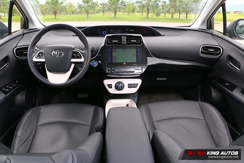 日韓綠能車之戰─《Toyota Prius》vs.《Hyundai Ioniq Hybrid》,設計乘用篇 日韓綠能車之戰─《Toyota Prius》vs.《Hyundai Ioniq Hybrid》,設計乘用篇