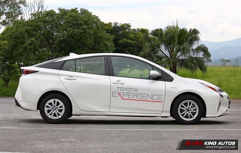 日韓綠能車之戰─《Toyota Prius》vs.《Hyundai Ioniq Hybrid》,設計乘用篇 日韓綠能車之戰─《Toyota Prius》vs.《Hyundai Ioniq Hybrid》,設計乘用篇