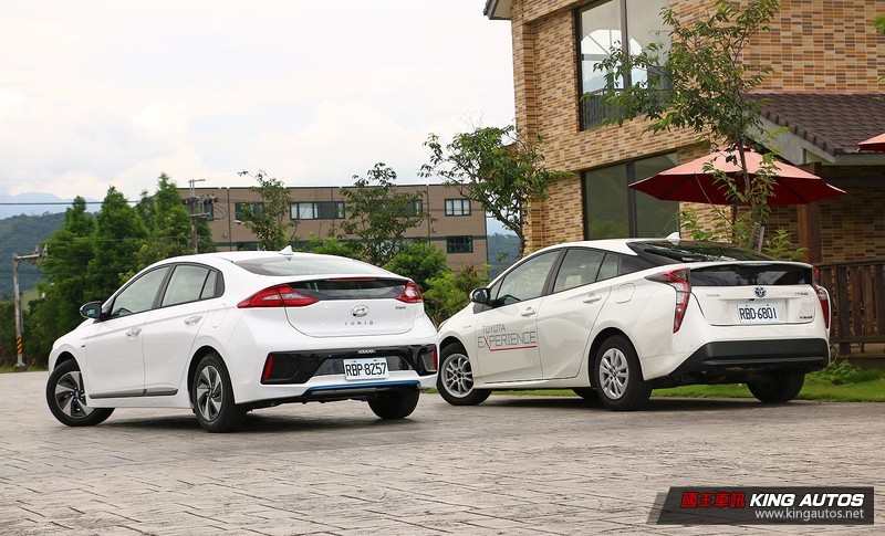 日韓綠能車之戰─《Toyota Prius》vs.《Hyundai Ioniq Hybrid》,設計乘用篇 日韓綠能車之戰─《Toyota Prius》vs.《Hyundai Ioniq Hybrid》,設計乘用篇
