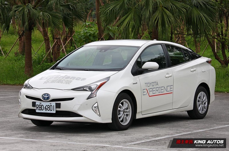 日韓綠能車之戰─《Toyota Prius》vs.《Hyundai Ioniq Hybrid》,設計乘用篇 日韓綠能車之戰─《Toyota Prius》vs.《Hyundai Ioniq Hybrid》,設計乘用篇