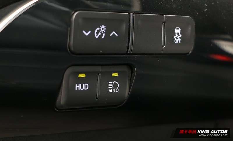 日韓綠能車之戰─《Toyota Prius》vs.《Hyundai Ioniq Hybrid》,設計乘用篇 日韓綠能車之戰─《Toyota Prius》vs.《Hyundai Ioniq Hybrid》,設計乘用篇