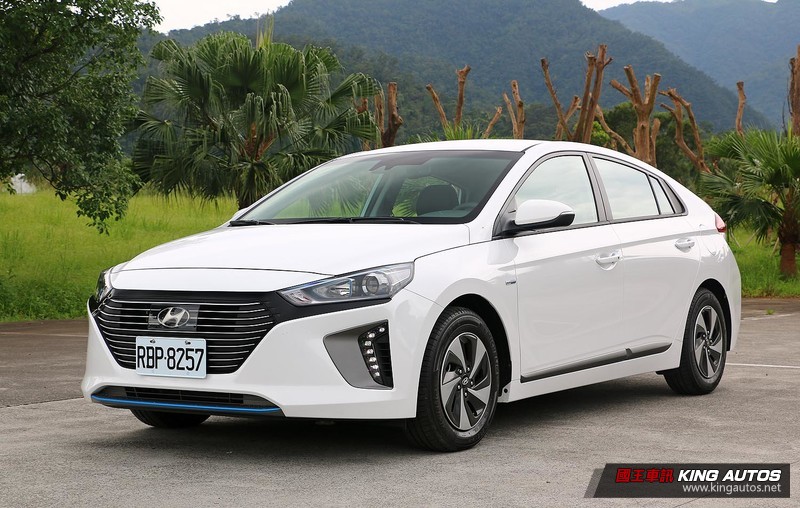 日韓綠能車之戰─《Toyota Prius》vs.《Hyundai Ioniq Hybrid》,設計乘用篇 日韓綠能車之戰─《Toyota Prius》vs.《Hyundai Ioniq Hybrid》,設計乘用篇