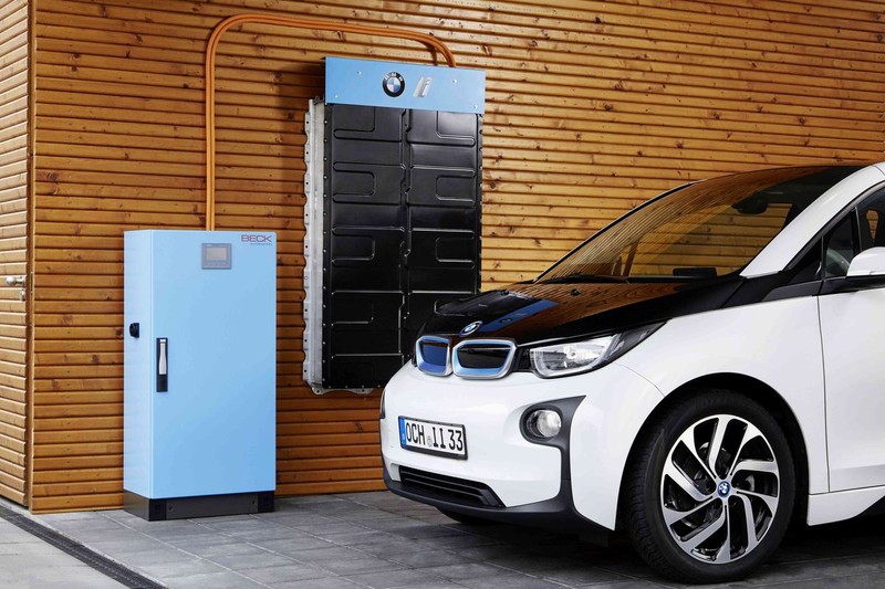 水陸共享電動技術 《BMW》將《i3》電池模組移轉至電動快艇 水陸共享電動技術 《BMW》將《i3》電池模組移轉至電動快艇