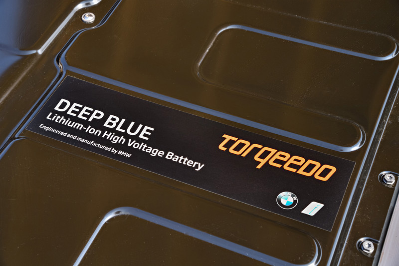 水陸共享電動技術 《BMW》將《i3》電池模組移轉至電動快艇 水陸共享電動技術 《BMW》將《i3》電池模組移轉至電動快艇
