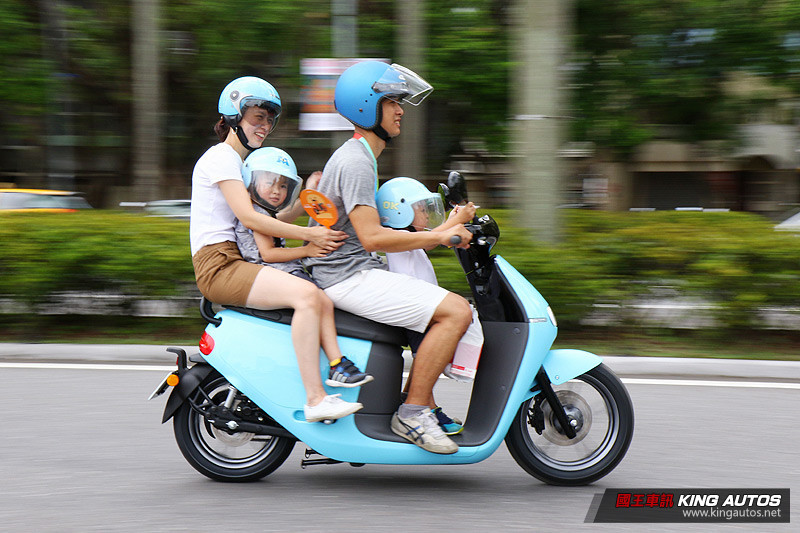 全台34處串聯、1,300輛新車同時上路! 《Gogoro 2 Series》首批新車正式交付 全台34處串聯、1,300輛新車同時上路! 《Gogoro 2 Series》首批新車正式交付