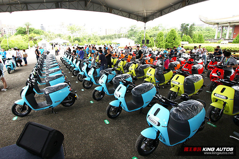 全台34處串聯、1,300輛新車同時上路! 《Gogoro 2 Series》首批新車正式交付 全台34處串聯、1,300輛新車同時上路! 《Gogoro 2 Series》首批新車正式交付