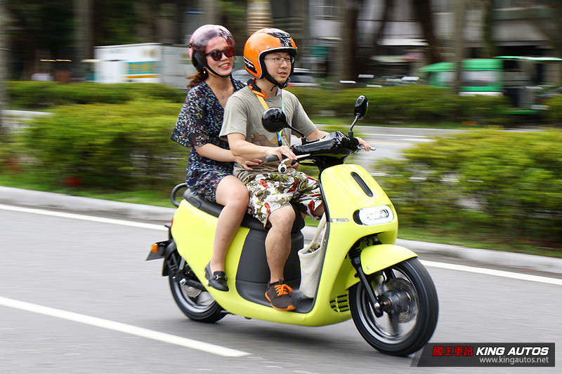 全台34處串聯、1,300輛新車同時上路! 《Gogoro 2 Series》首批新車正式交付 全台34處串聯、1,300輛新車同時上路! 《Gogoro 2 Series》首批新車正式交付