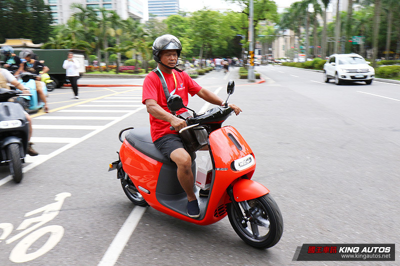 全台34處串聯、1,300輛新車同時上路! 《Gogoro 2 Series》首批新車正式交付 全台34處串聯、1,300輛新車同時上路! 《Gogoro 2 Series》首批新車正式交付
