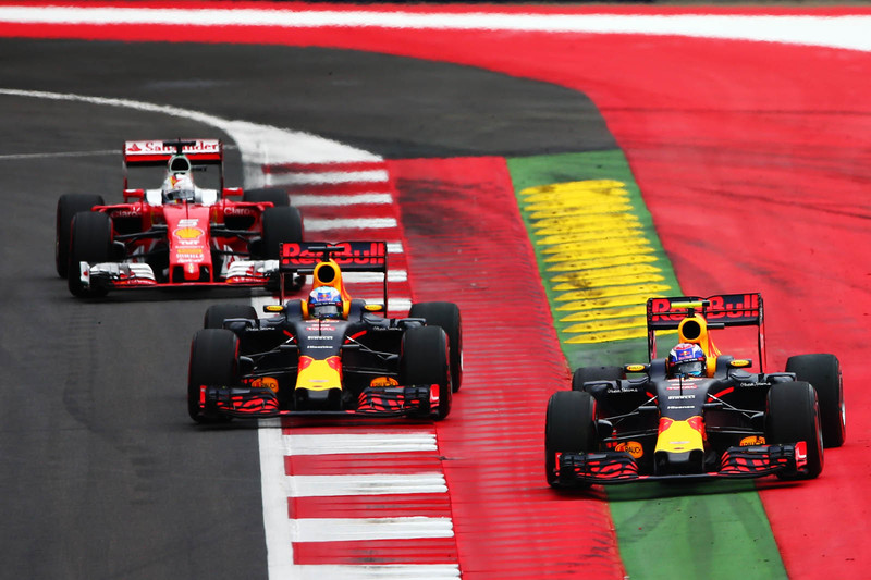 傳聞四起 Max Verstappen可能加入《Ferrari》車隊取代Kimi Räikkönen 傳聞四起 Max Verstappen可能加入《Ferrari》車隊取代Kimi Räikkönen